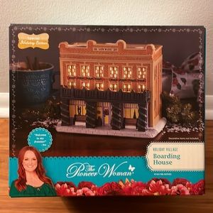 The Pioneer Woman Holiday Village Boarding House new